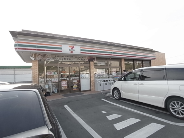 コンビニ　セブンイレブン　松本並柳店（コンビニ）まで651m