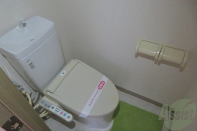 トイレ　温水洗浄便座のおトイレ。あると嬉しい設備の１つです。