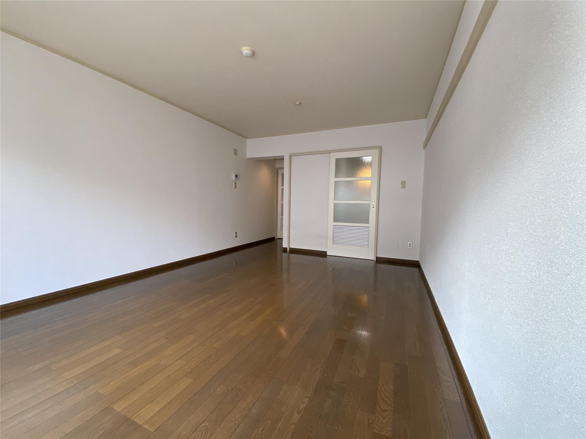 居室・リビング　洋室12帖の広々としたお部屋です