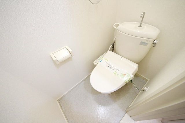 トイレ　※別部屋参考写真です