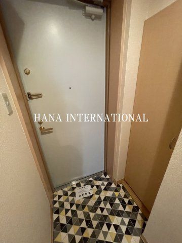 玄関　※別号室参考写真です