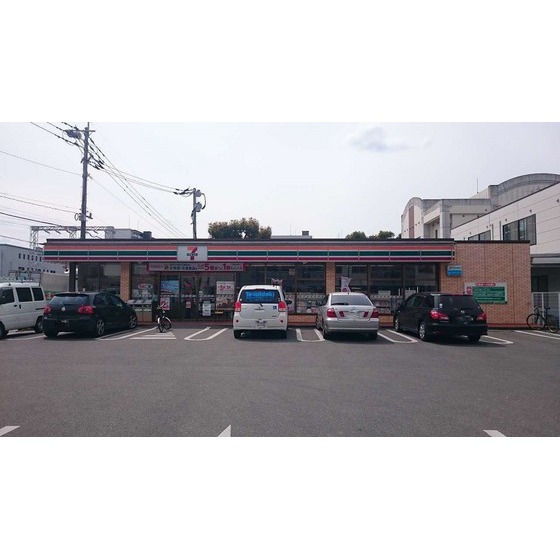 コンビニ　セブンイレブン博多駅南３丁目店（コンビニ）まで109m