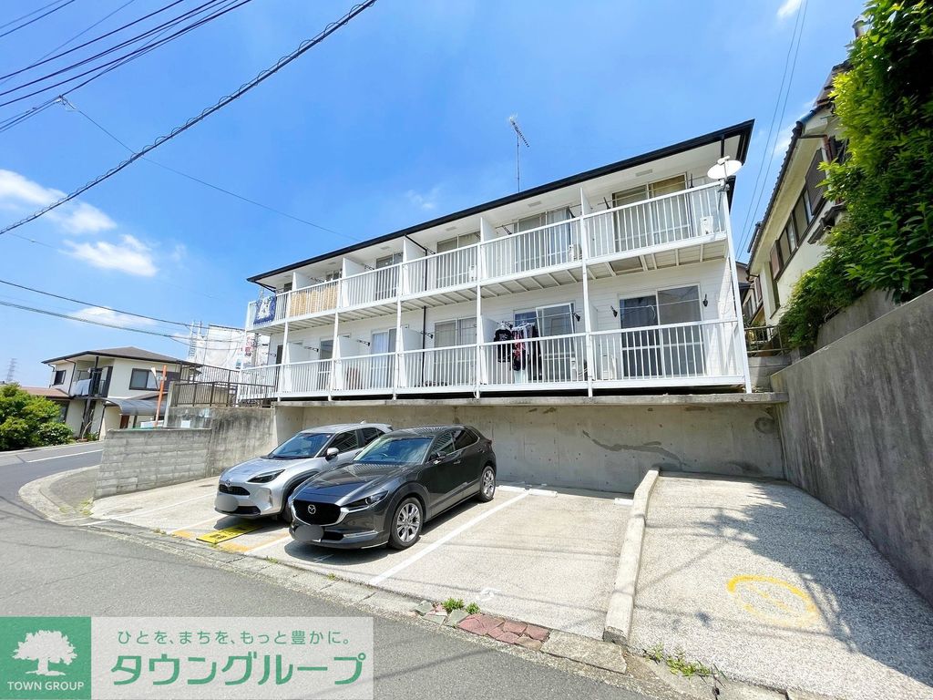 建物外観　駐車場