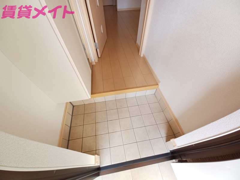 玄関　同型反転タイプ画像
