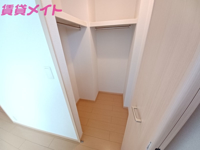 収納　同型反転タイプ画像