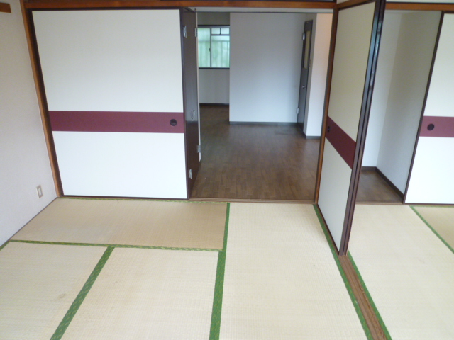 居室・リビング　別の部屋の写真です