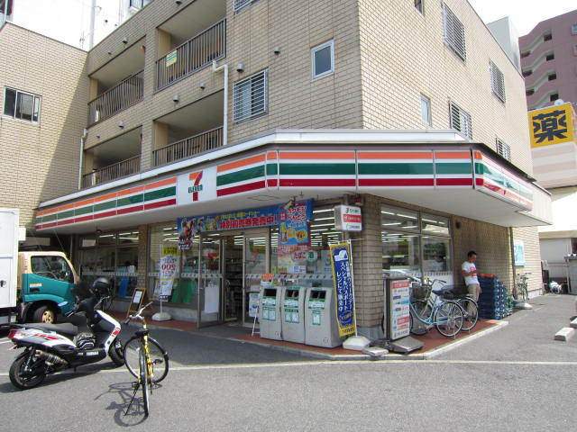 コンビニ　セブンイレブン（コンビニ）まで200m