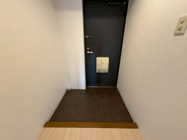 玄関　ラフィネ南十一番