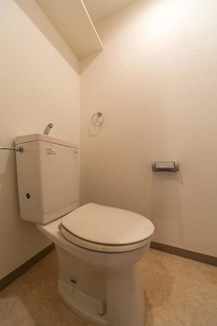トイレ　※写真は同タイプ住戸です。