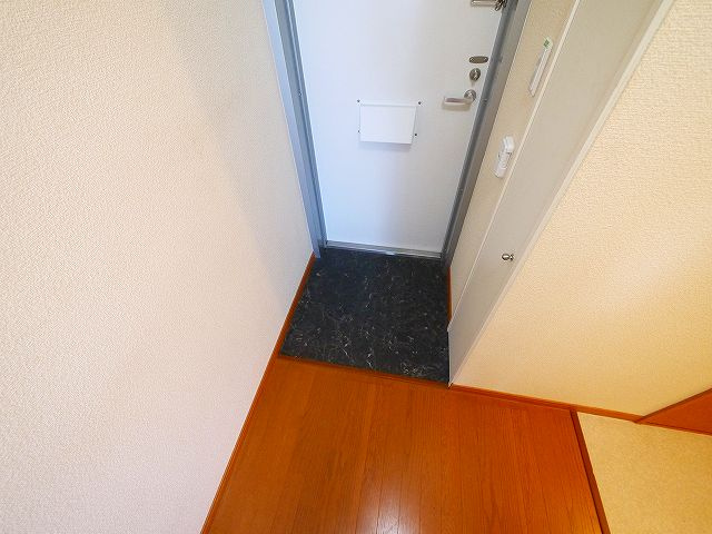玄関　収納もある玄関です