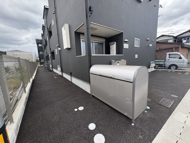 駐車場　駐車場に車を止められます