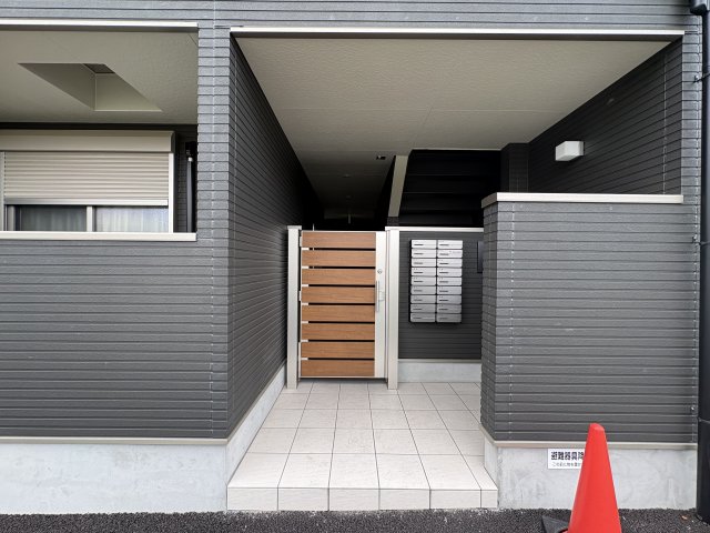 エントランス　落ち着いた建物です