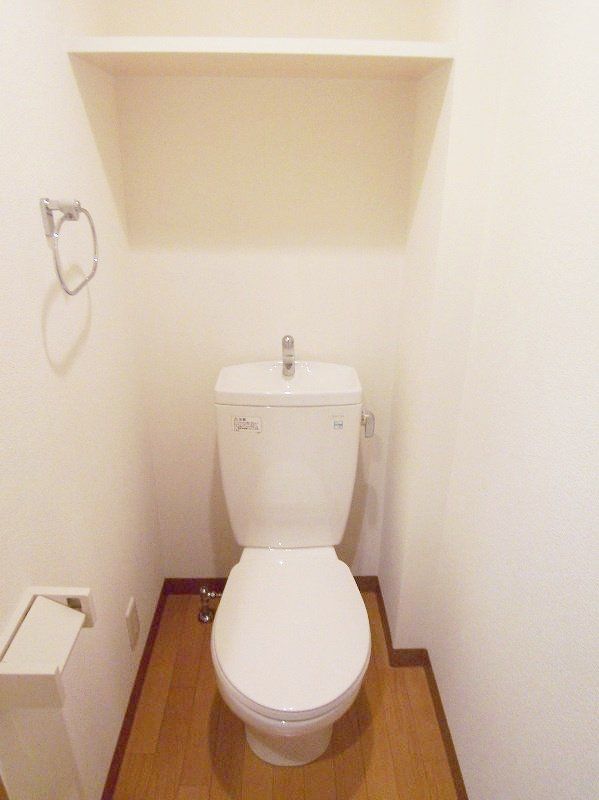 トイレ　同タイプの別部屋の写真です