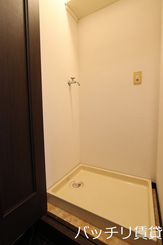 洗面設備　別号室タイプの為、現状を優先いたします