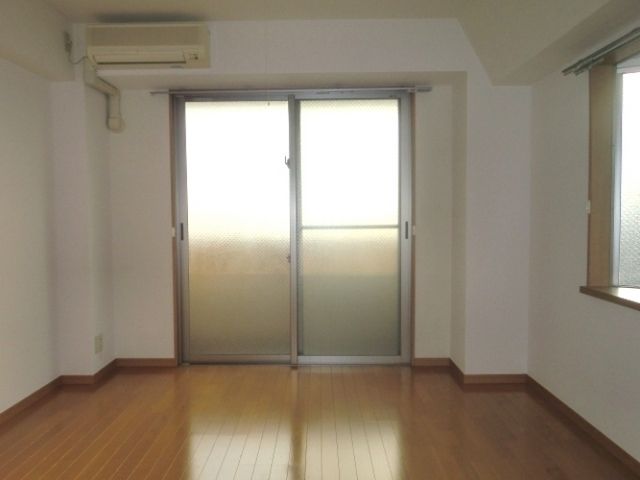 その他部屋・スペース　★２面採光の明るいお部屋★