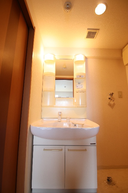 洗面設備　別部屋の写真です。※現状優先