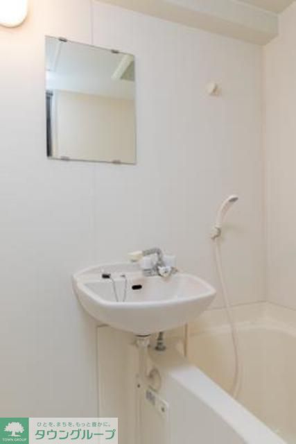 洗面設備　※写真は同タイプ住戸です。