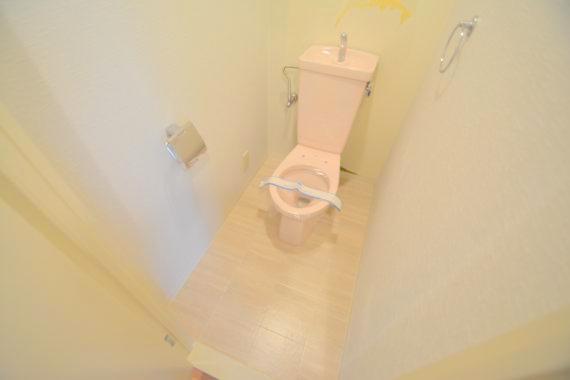 トイレ　清潔感のあるトイレは、誰もがリラックスできる空間です。