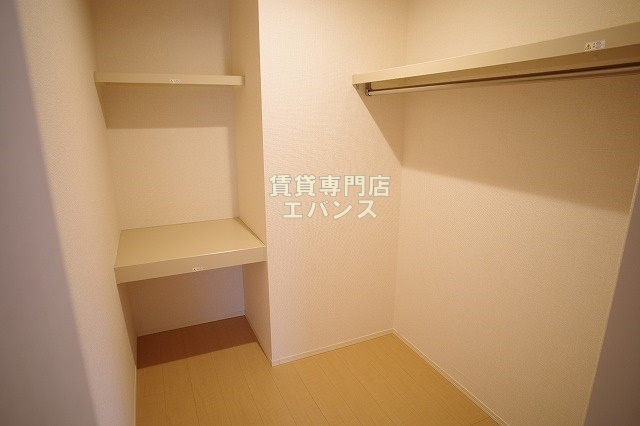 収納　ウォークインクローゼットです