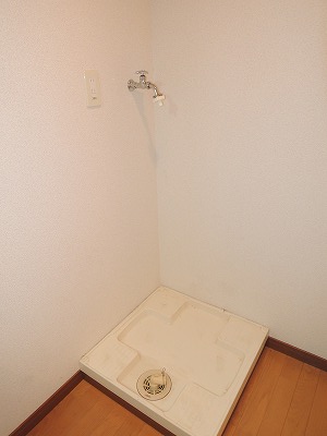 その他設備　洗濯機置場※別号室の参考写真になります。