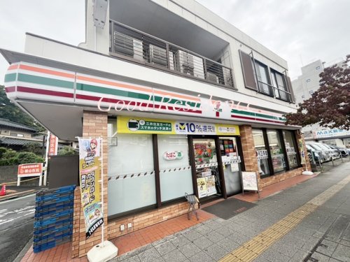 コンビニ　セブンイレブン 横浜峰岡町店（コンビニ）まで200m