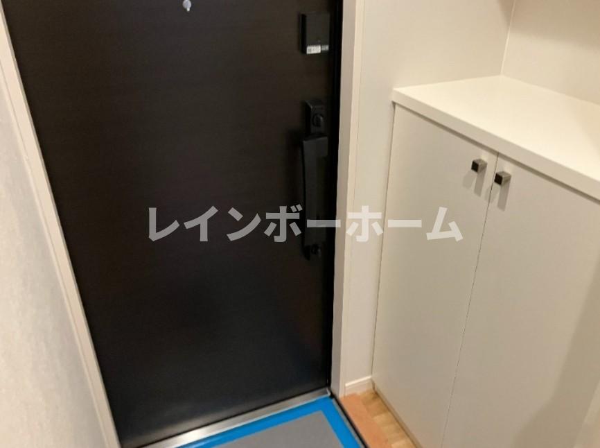 玄関　収納もある玄関です