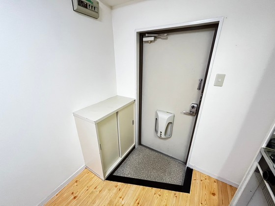 玄関　※別部屋の写真です