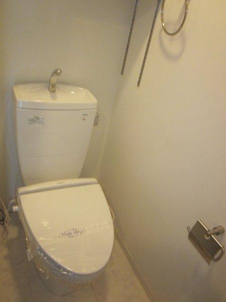 地下鉄長堀鶴見緑地線 今福鶴見駅 徒歩5分 12階建 築20年のトイレ写真