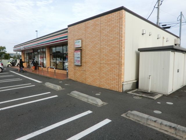コンビニ　セブンイレブン市原更級1丁目店（コンビニ）まで550m