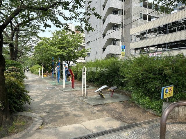 公園　新宿区立神田上水公園（公園）まで160m