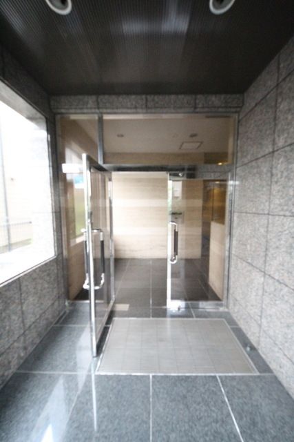 エントランス　お問い合わせはお早めに