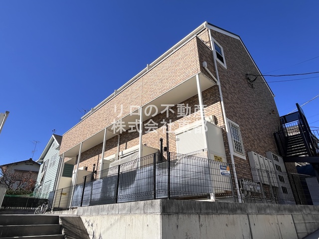 建物外観　周辺は閑静な住宅街ですので落ち着いた住環境です！