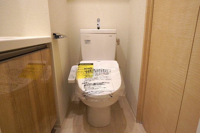 トイレ　※写真は同タイプ住戸です。