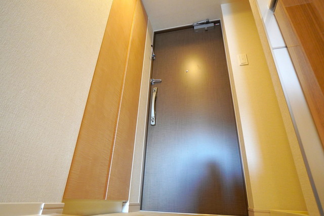 玄関　※写真は同タイプ住戸です。