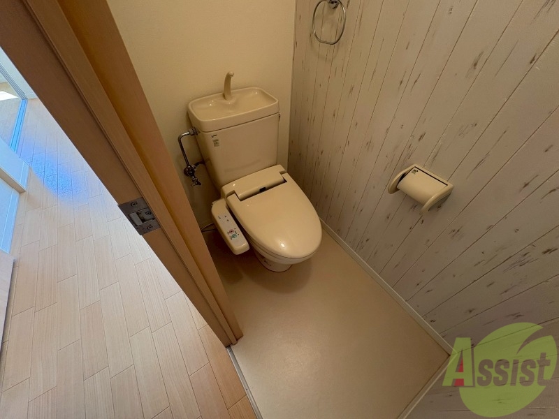 トイレ　こちらはトイレです。清潔感があり、安心して使用できます。