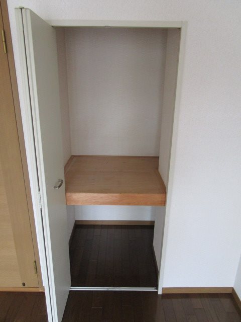 収納　写真は107号室です（参考）