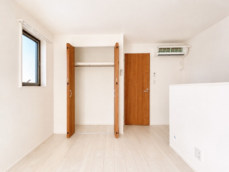 収納　白を基調とした清潔感あふれる居住空間です