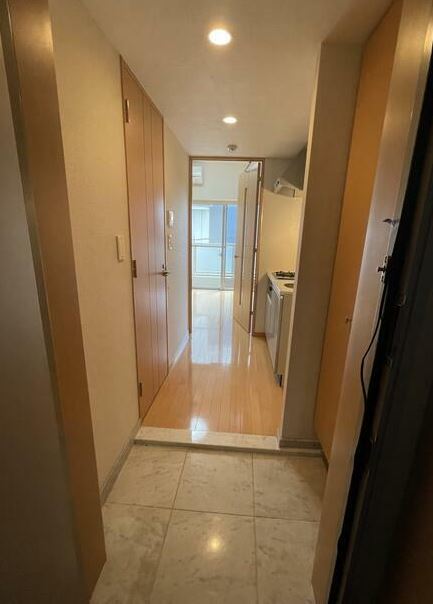 玄関　※同物件、別部屋の写真です。