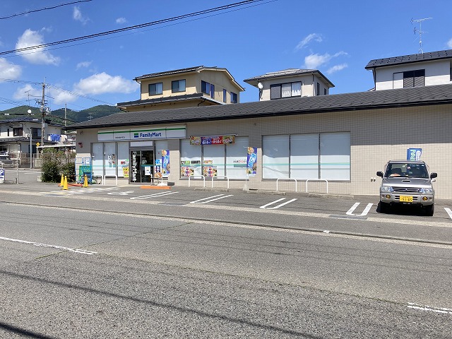 コンビニ　ファミリーマート 京都岩倉中町店（コンビニ）まで676m