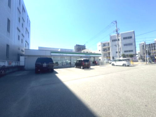 コンビニ　ファミリーマート 徳島佐古一番町店（コンビニ）まで659m