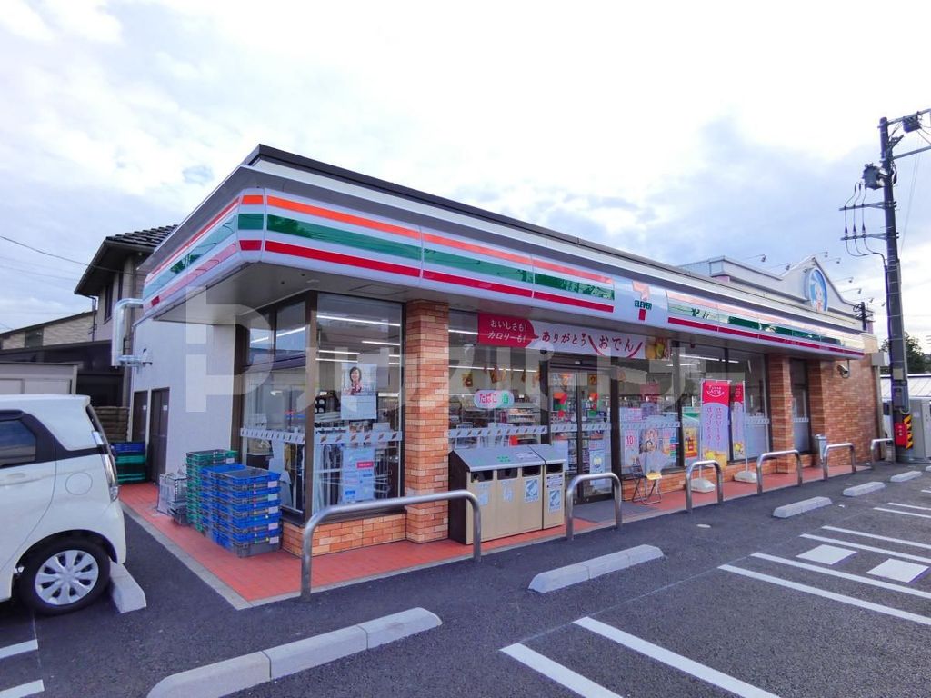 コンビニ　セブンイレブン江戸川鹿骨一丁目店（コンビニ）まで130m