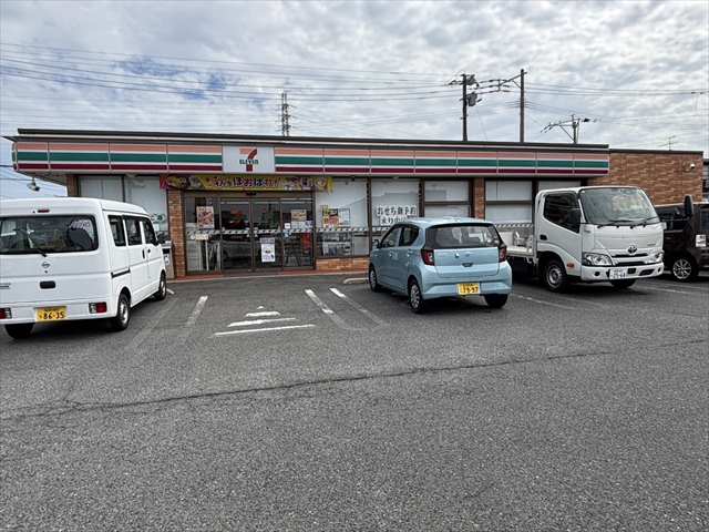 コンビニ　セブンイレブン八幡ひびき店（コンビニ）まで61m