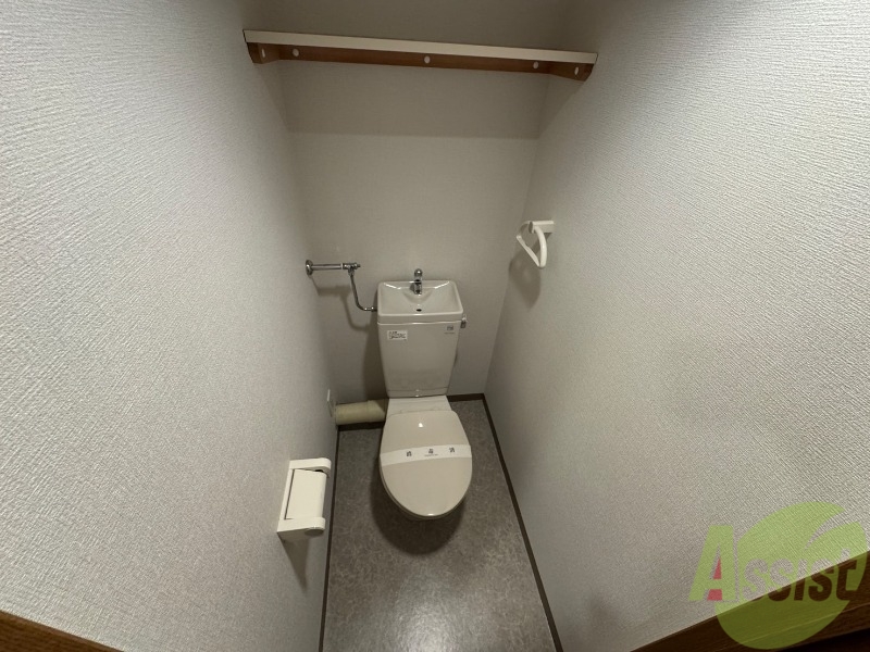 トイレ　こちらはトイレです。清潔感があり、安心して使用できます。