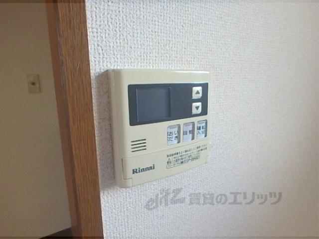 その他設備　給湯器リモコン