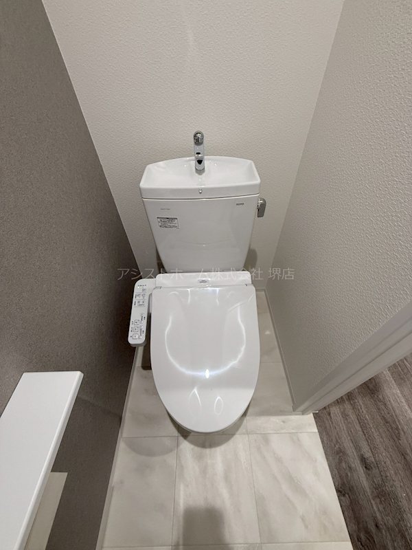 トイレ　ウォッシュレット付き