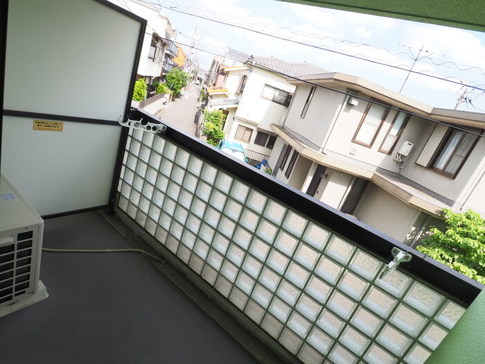 バルコニー　他のお部屋の参考写真となります。