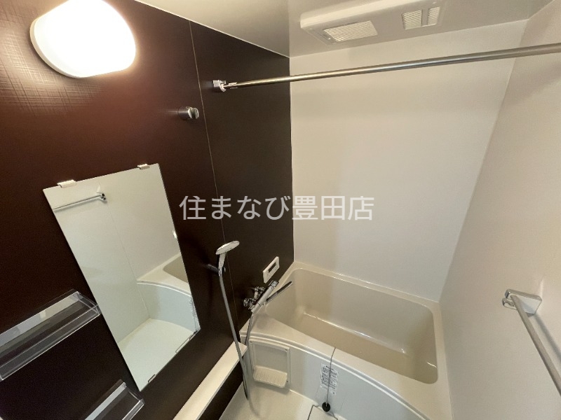 バス・シャワールーム　同型別部屋写真