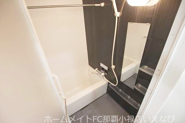 バス・シャワールーム　※別部屋の写真です。