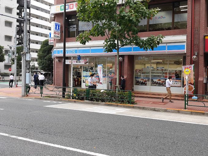 コンビニ　ローソン 芝浦四丁目店（コンビニ）まで28m