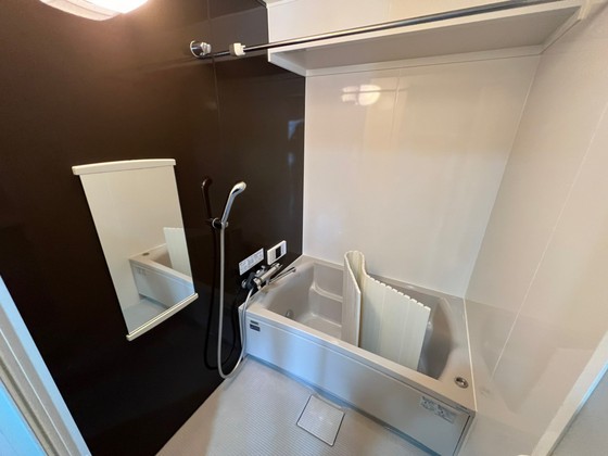 バス・シャワールーム　※別部屋の写真です